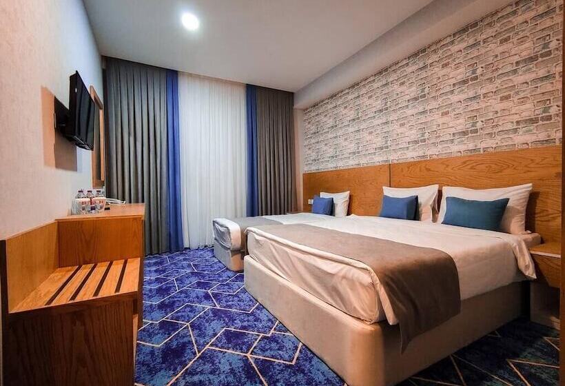 اتاق استاندارد سه نفره, Porto Hotel Baku