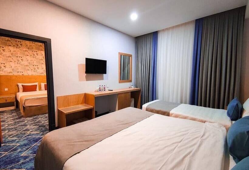 اتاق استاندارد سه نفره, Porto Hotel Baku
