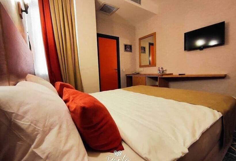 اتاق استاندارد یک نفره, Porto Hotel Baku