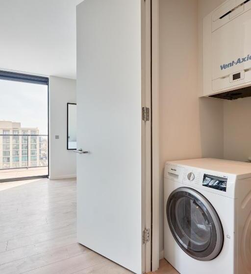 2 Bedroom Apartment, Sonder At Britain Quay