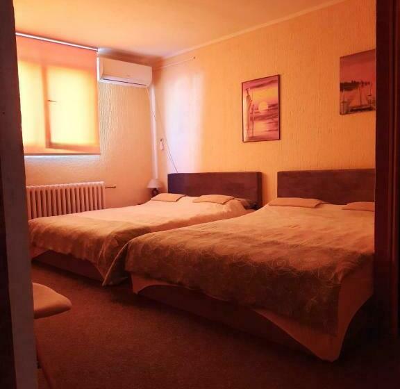 اتاق استاندارد چهار تخته, S&z Hostel