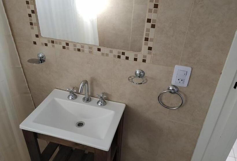 דירת חדר נוף לבריכה, Ayres De Merlo Aparts