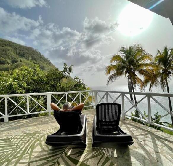 استودیوی استاندارد با چشمانداز دریا, Castara Inn