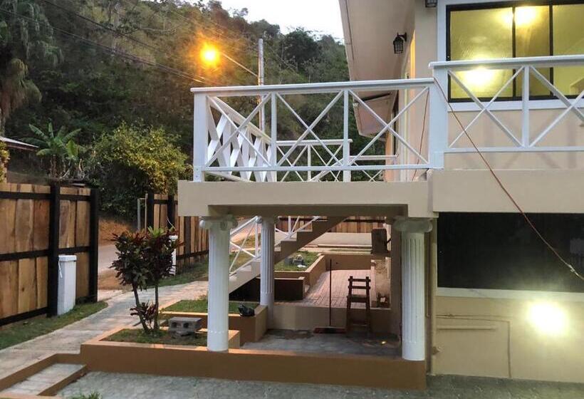 استودیوی استاندارد با چشمانداز دریا, Castara Inn