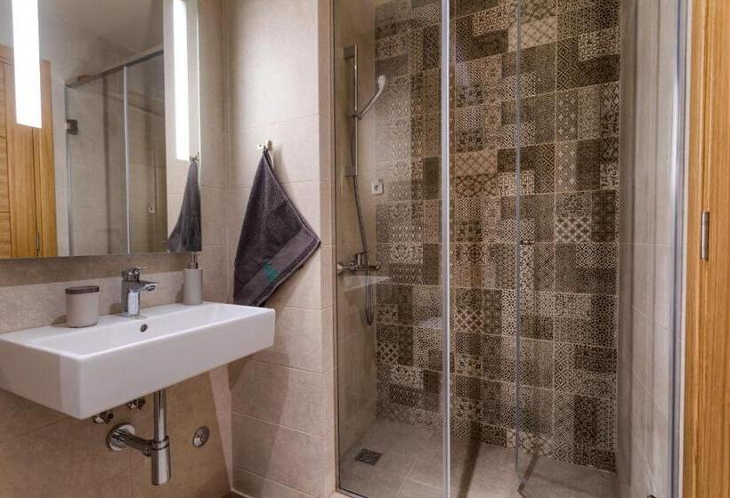 آپارتمان 1 خوابه با چشمانداز, Kalman Spa&gym