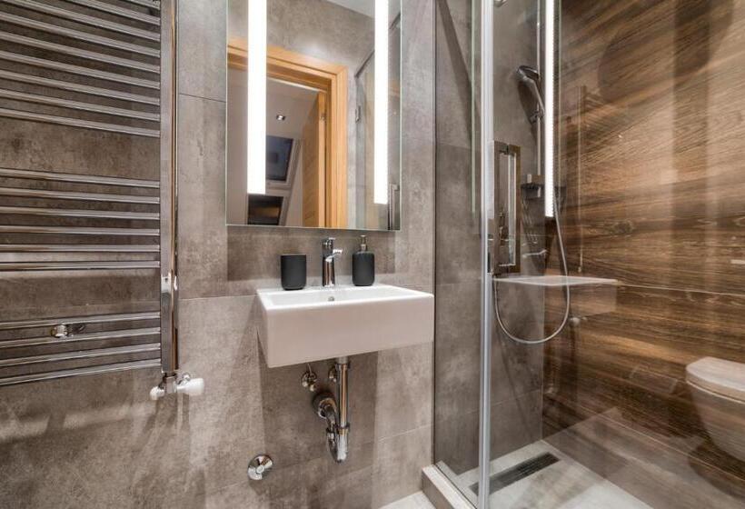1 Bedroom Penthouse Apartment, Kalman Spa&gym