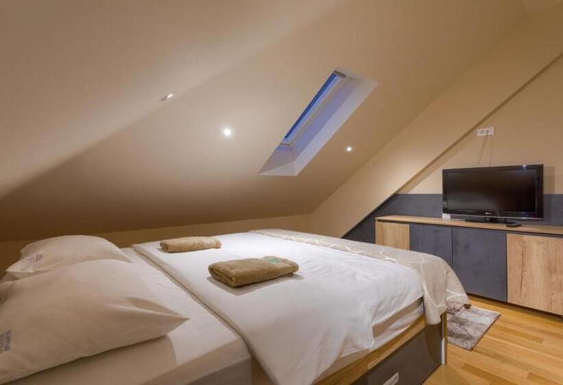 1 Bedroom Penthouse Apartment, Kalman Spa&gym