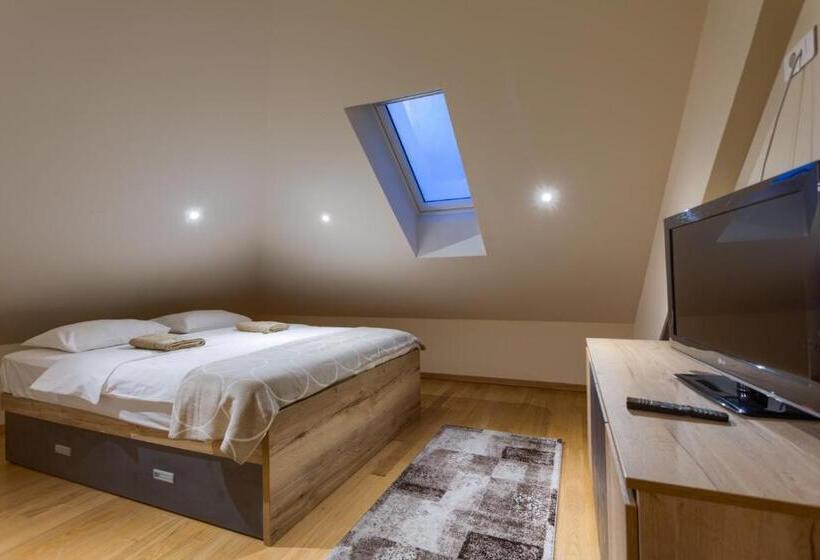 1 Bedroom Penthouse Apartment, Kalman Spa&gym