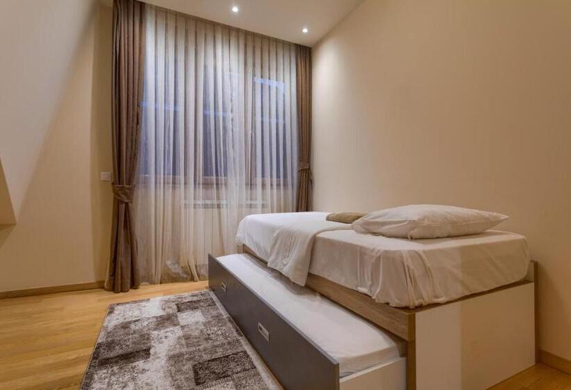 1 Bedroom Penthouse Apartment, Kalman Spa&gym