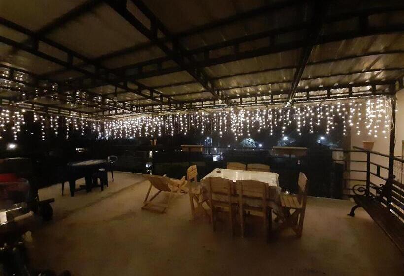 اتاق استاندارد سه نفره, Guesthouse Saba