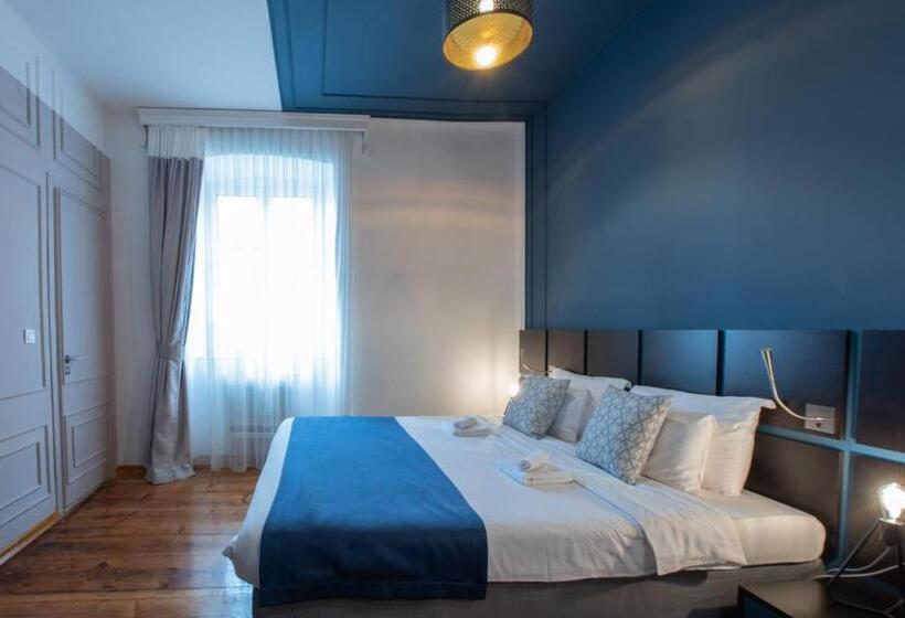 اتاق عادی, Kotor Nest