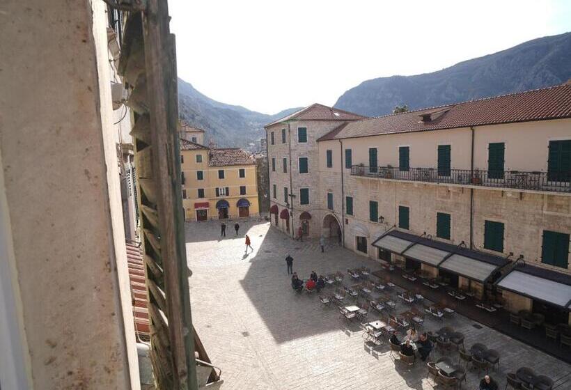 اتاق استاندارد, Kotor Nest