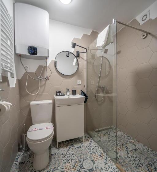 اتاق استاندارد, Kotor Nest