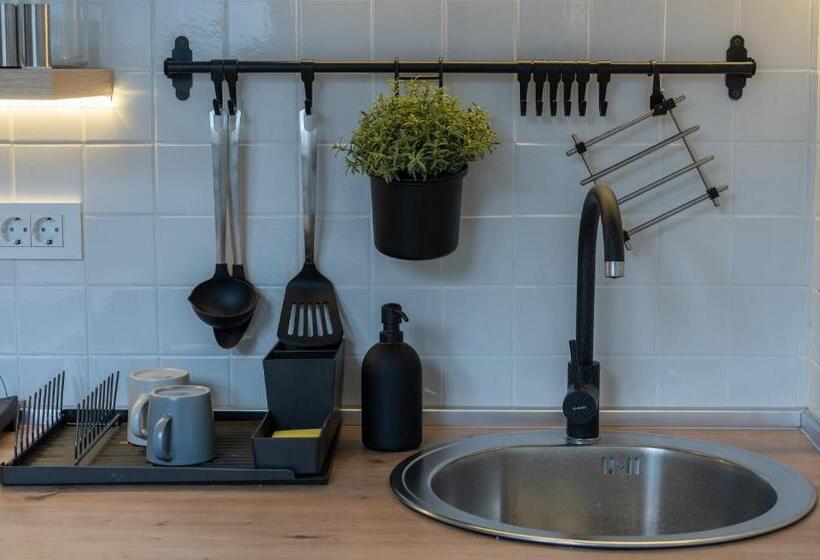 اتاق استاندارد, Kotor Nest