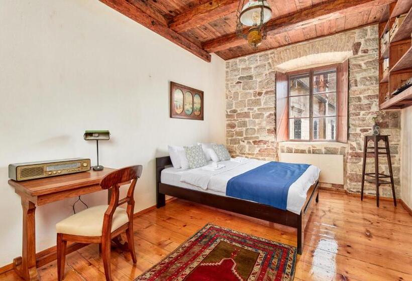 آپارتمان 3 خوابه, Kotor Nest