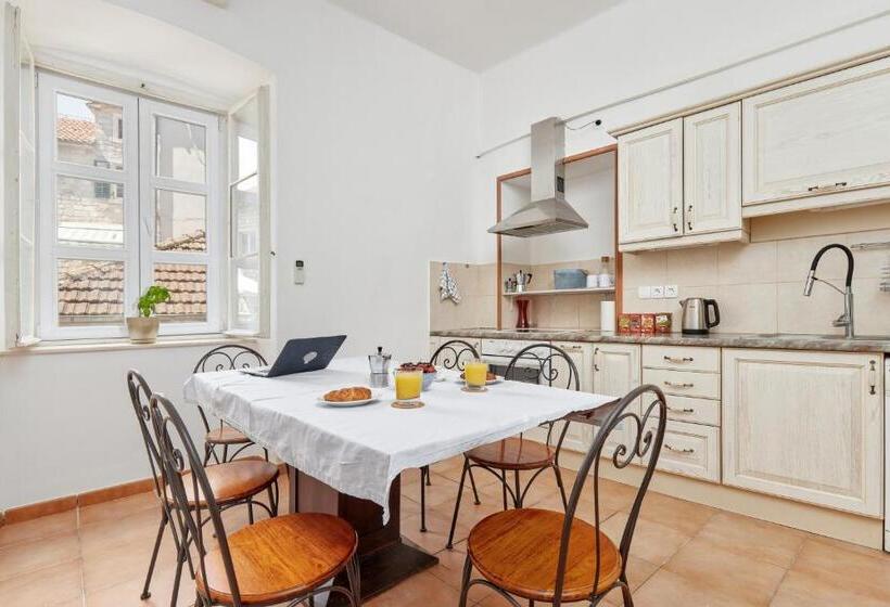 اتاق استاندارد با تراس, Kotor Nest