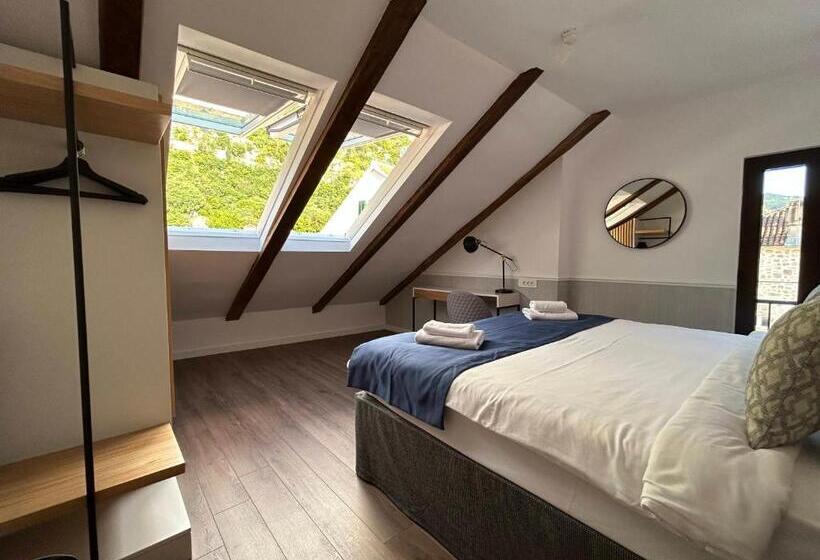 آپارتمان 1 خوابه با تراس, Kotor Nest