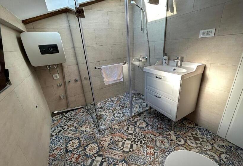 آپارتمان 1 خوابه با تراس, Kotor Nest