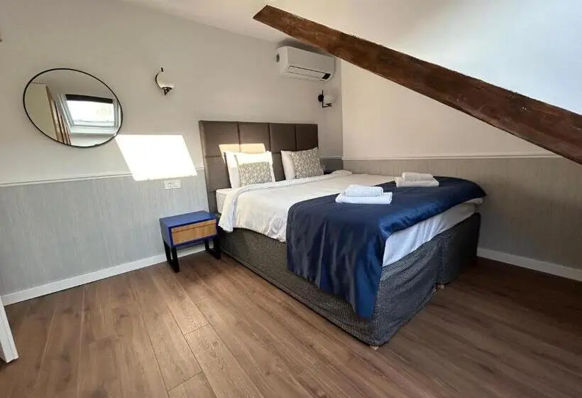 اتاق استاندارد با سرویس بهداشتی مشترک, Kotor Nest
