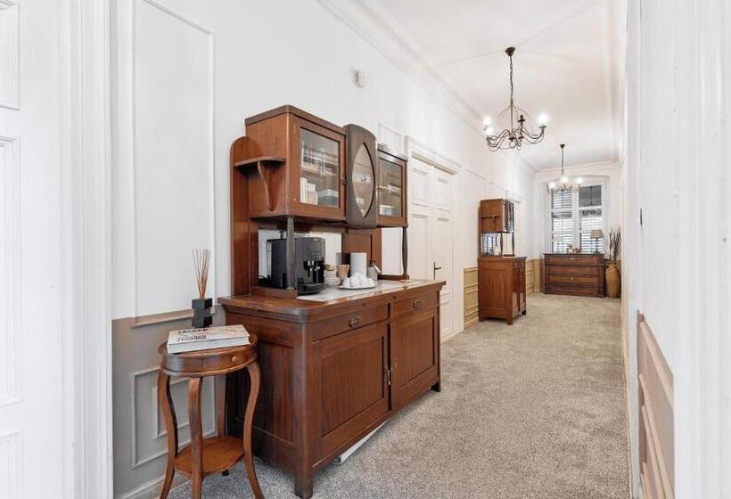 اتاق استاندارد, Kotor Nest