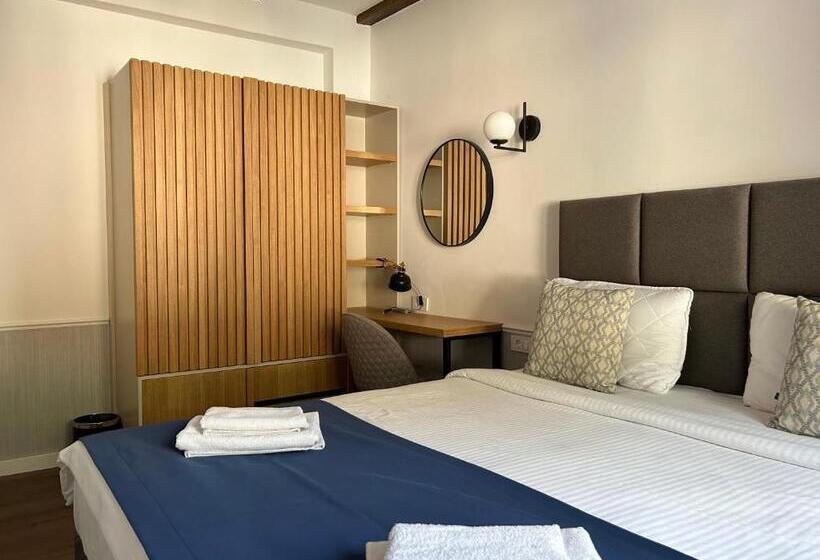 اتاق استاندارد با سرویس بهداشتی مشترک, Kotor Nest