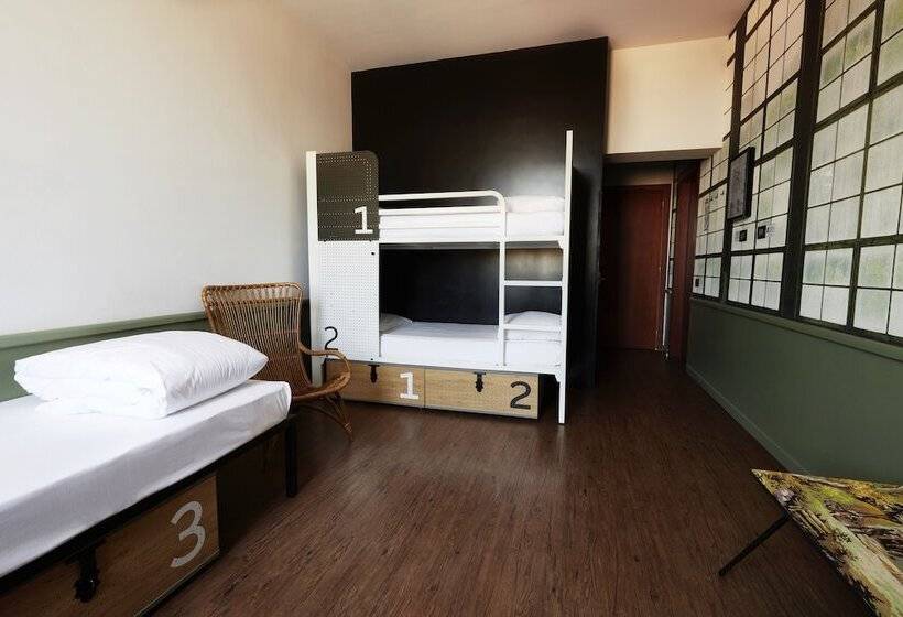 تختخواب در اتاق مشترک, Generator Rome