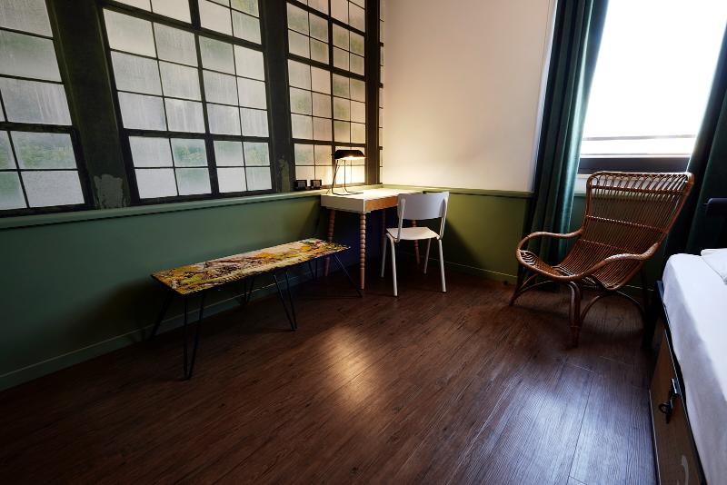 اتاق استاندارد سه نفره, Generator Rome