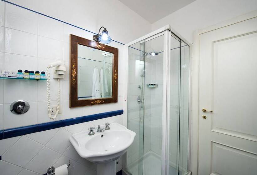 اتاق استاندارد یک نفره, Chiaja Hotel De Charme