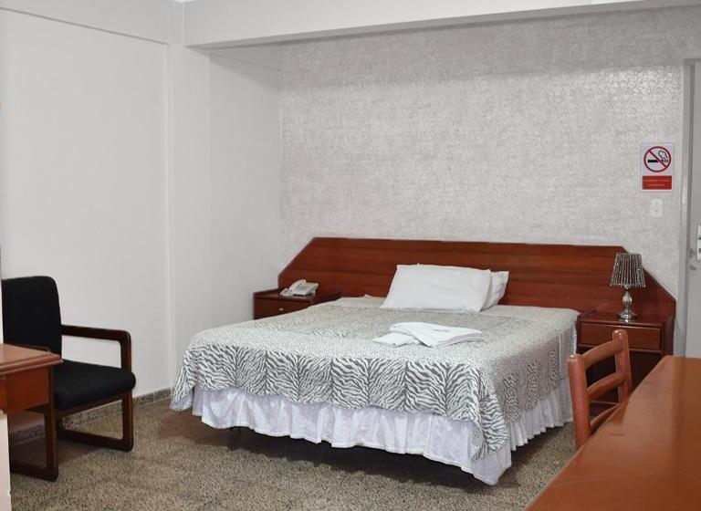 اتاق خانوادگی, 7 Calles