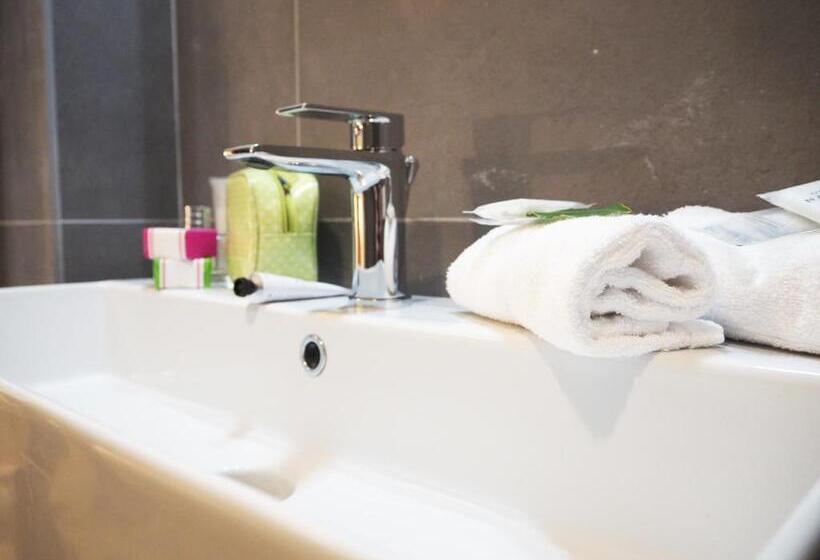 اتاق استاندارد چهار تخته, Centro