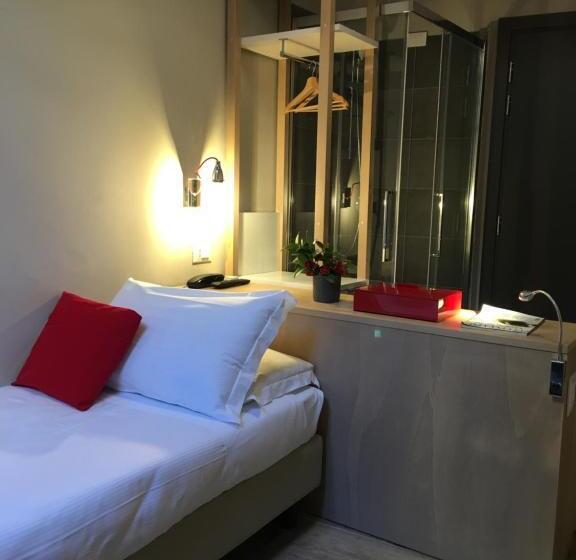 اتاق استاندارد یک تخته با سرویس بهداشتی مشترک, Centro