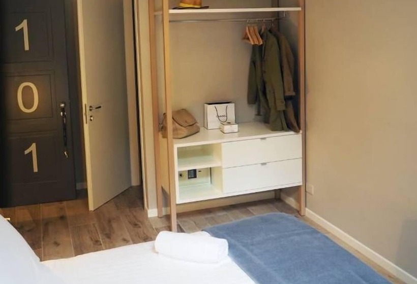 اتاق استاندارد یک تخته با سرویس بهداشتی مشترک, Centro