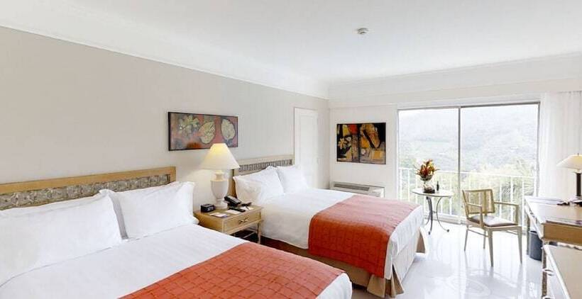 חדר סופריור, Estelar Altamira