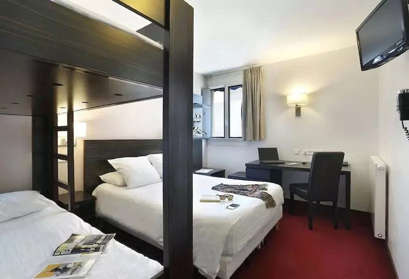 Chambre Quadruple Standard, Grand Hotel Sénia