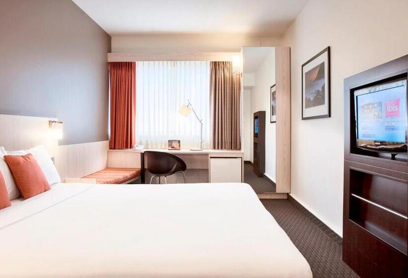 适合残疾人使用的标准间, Ibis Wellington