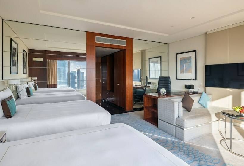 Номер Deluxe, Jumeirah Emirates Towers Dubai