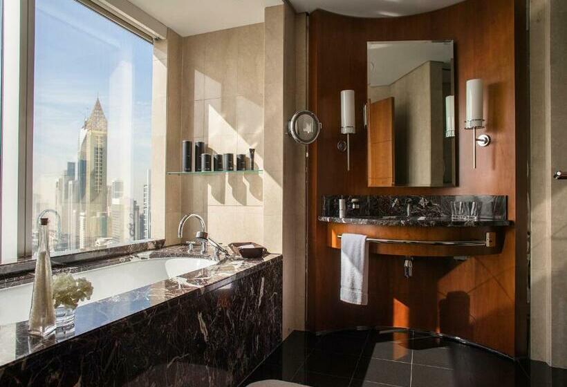 سوییت خانوادگی, Jumeirah Emirates Towers Dubai