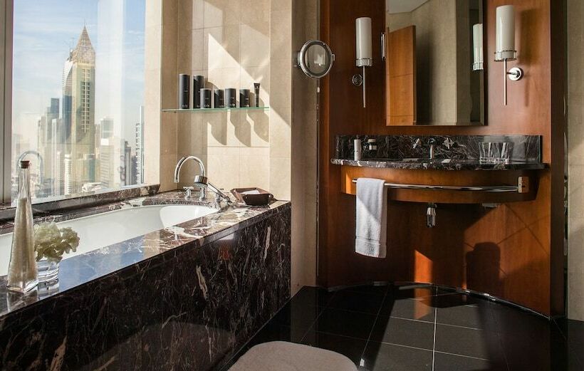 سوییت خانوادگی, Jumeirah Emirates Towers Dubai