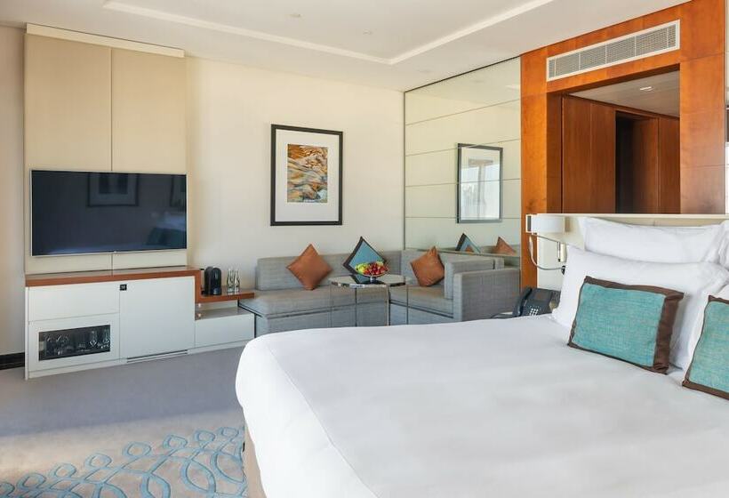 Номер Клуб, Jumeirah Emirates Towers Dubai