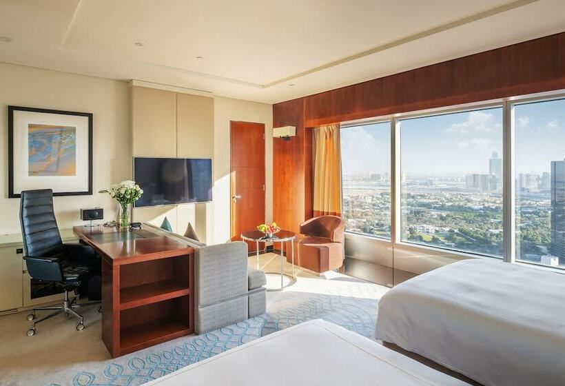 Номер Клуб, Jumeirah Emirates Towers Dubai