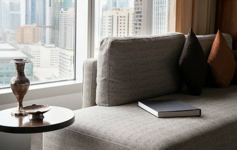 اتاق کلاب, Jumeirah Emirates Towers Dubai