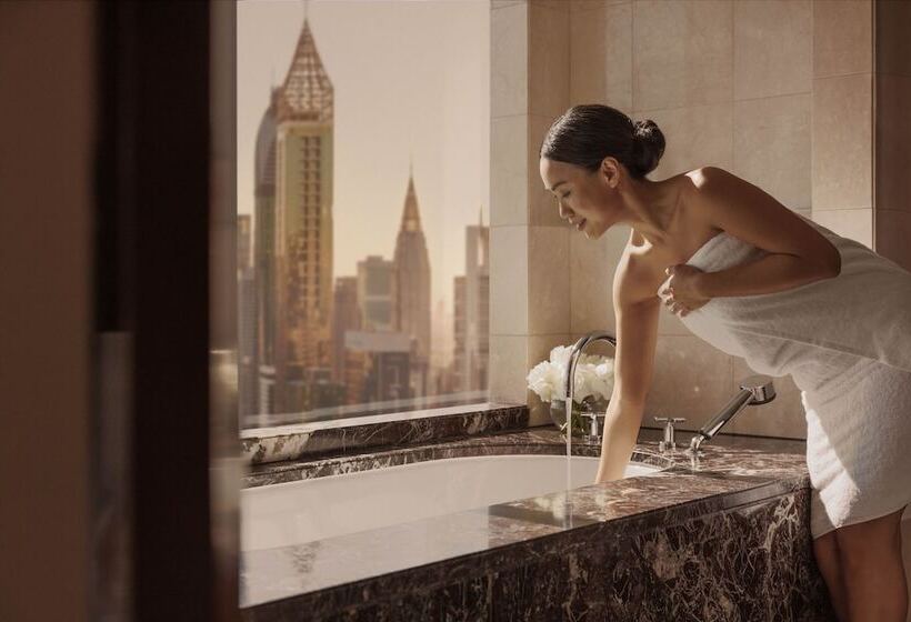 سوییت خانوادگی, Jumeirah Emirates Towers Dubai