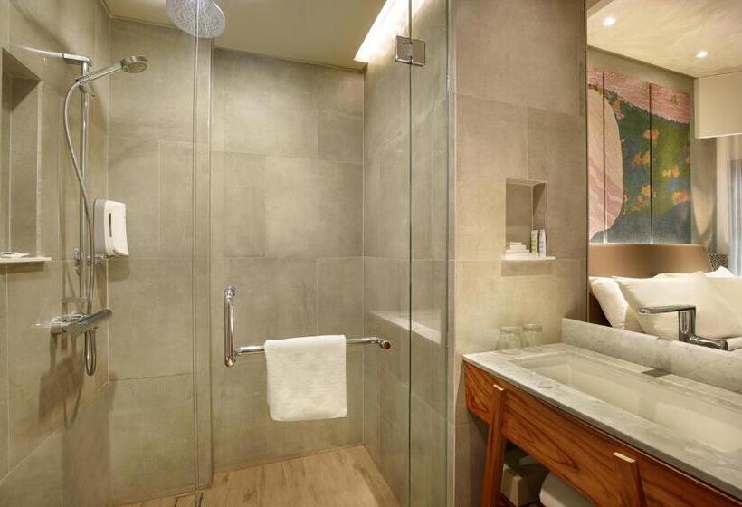 Номер Deluxe с Балконом, Mercure Kuta Bali