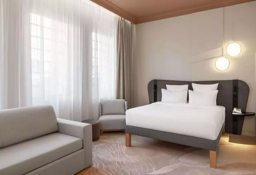 Deluxe Værelse, Mövenpick Budapest Centre