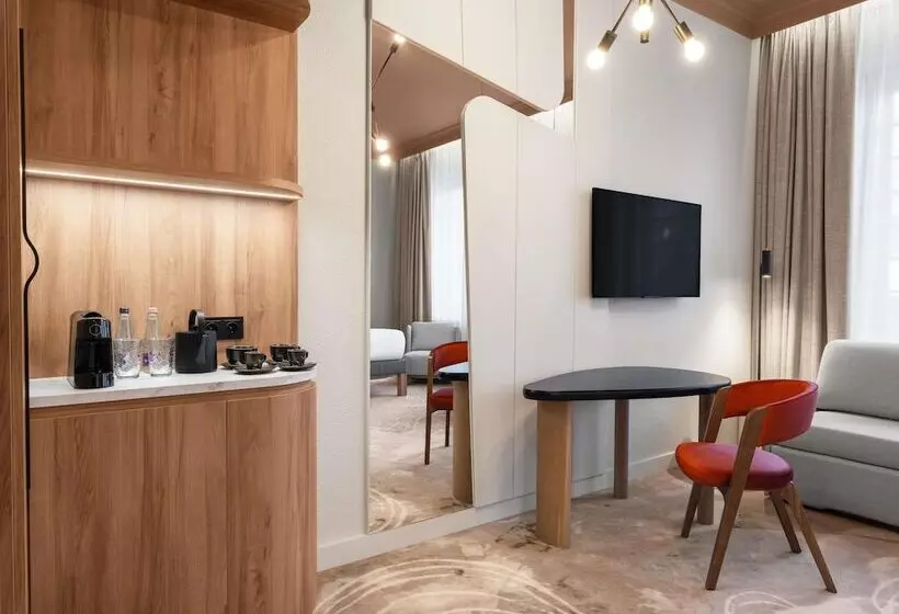 Deluxe Værelse, Mövenpick Budapest Centre