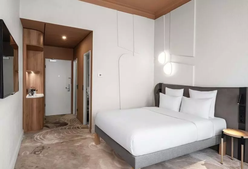 Superior Værelse, Mövenpick Budapest Centre
