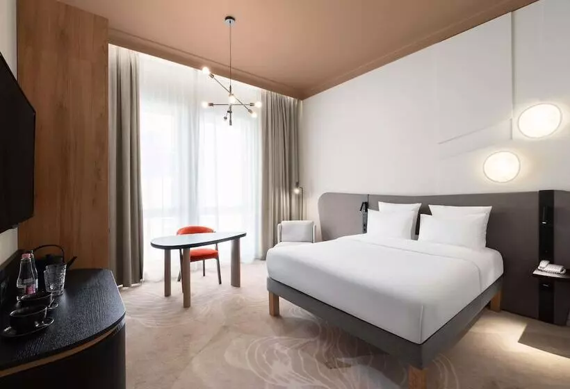 Superior Værelse, Mövenpick Budapest Centre