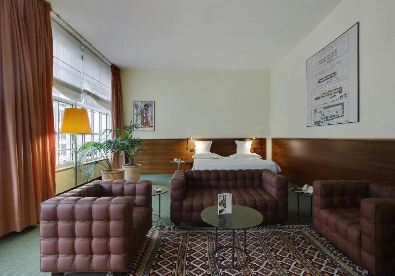 جناح, NH Torino Lingotto Congress