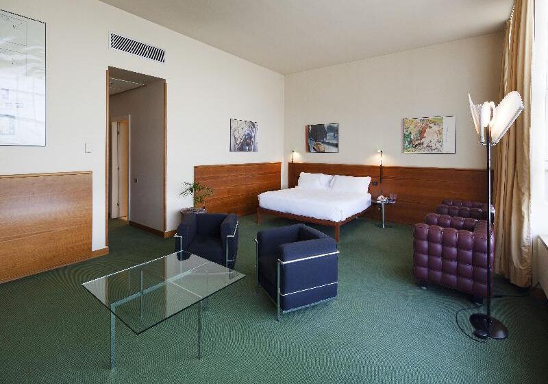 جناح, NH Torino Lingotto Congress