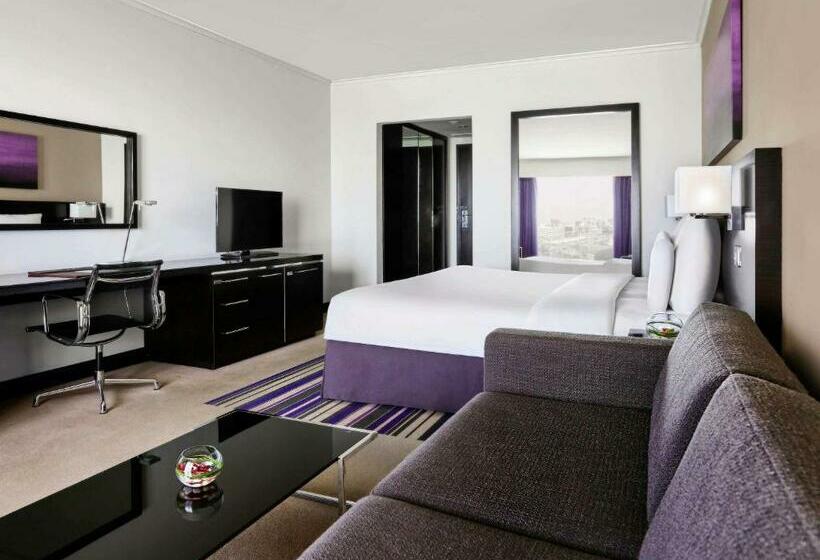 家庭间, Pullman Dubai Creek City Centre